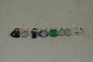 lot 38 image: Harry Potter LEGO Minifigs - Draco, Doby