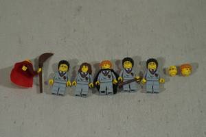 lot 39 image: Harry Potter LEGO Minifigs - Harry, Hermione, Ron