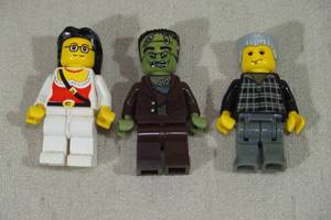 lot 41 image: LEGO Minifigs - Frankenstein, Pirate Woman and Ron Weasley Bodies