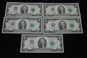 lot 63 image: 5 US $2 Bills