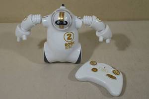 lot 67 image: FAO Schwarz Bosh Remote Control Robot