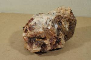 lot 73 image: Large Quartz Stone - 7 Pounds