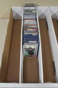 lot 130 image: Assorted Baseball Cards - Many 1980s and 90s, Some Earlier