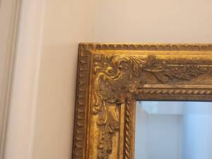 lot 12 image: Elegant Victorian Gilt Mantel Mirror