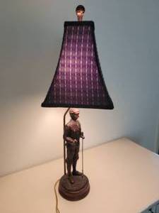 lot 29 image: Alloy Flat Cap Golfer Lamp
