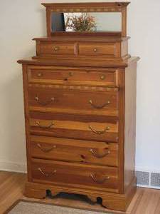 lot 7 image: Singer Furniture Co. Oak Chest of Drawers