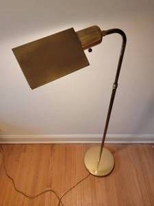 lot 45 image: Adjustable Brass Floor Lamp