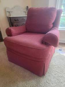lot 39A image: Stylish Modern Red Plush Armchair by Huntington House