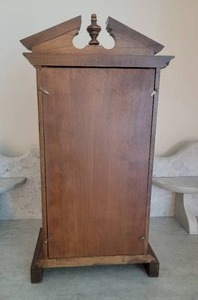 lot 83 image: Classic Carved Pendulum Mantle Clock