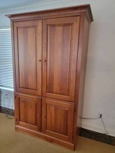 lot 52 image: Stylish Wood Farmhouse Entertainment Cabinet