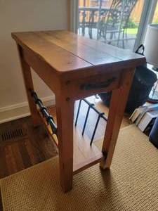 lot 54 image: Rustic Pine Accent Side Table