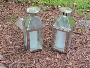 lot 98 image: Modern Polished Silver Lantern Boxes