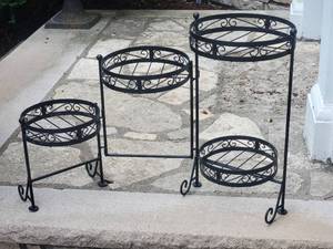lot 99 image: Round Metal Etagere Plant Stand