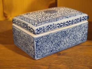 lot 113 image: Exotic Chinese Ceramic Dcor Collection (3)
