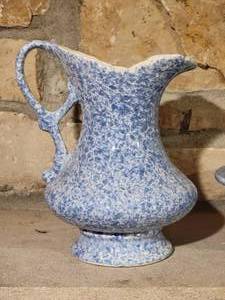 lot 122 image: Handmade Americana Wash Basin  Pitcher by Treasure Craft