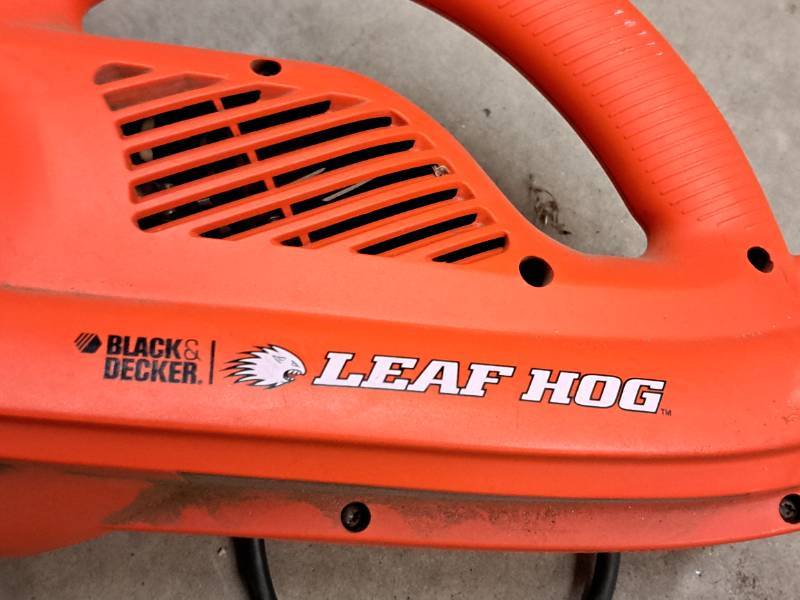 Sold at Auction: Black & Decker Leaf Hog Blower Vac