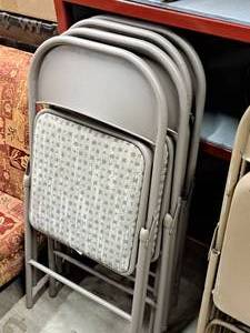 lot 53 image: Lot of (4) Padded Metal Folding Chairs