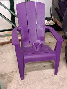 lot 79 image: Lot of (1) Plastic Adirondack Patio Chair with Cup Holder