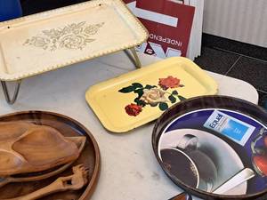 lot 301 image: Lot of (3) Metal Trays