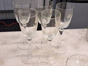 lot 309 image: Lot of (5) 9 Wine Glassware