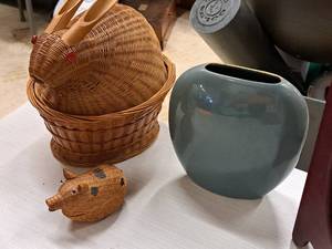 lot 333 image: Lot of (3) Home Dcor - Wicker Bunny Basket, Wicker Pig Basket, Ceramic Vase
