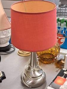 lot 376 image: 21 Table Lamp with Lamp Shade