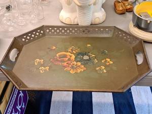 lot 398 image: Serving Tray