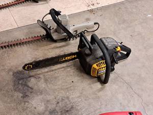 lot 88 image: Mac 13 3200 Series 32cc Gas Chainsaw