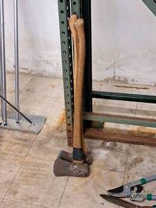 lot 102 image: Lot of (2) Axes