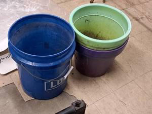 lot 117 image: (2) 13D Plant Pots, (1) 5-gal Plastic Bucket