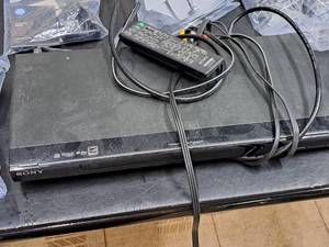 lot 134 image: Sony DVD Player DVP-NS710H with Remote Control