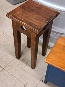 lot 142 image: 18 Wooden Side Table