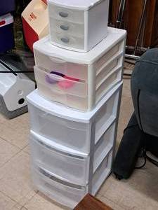 lot 144 image: Lot of (3) Plastic Organizers