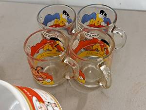 lot 368 image: Lot of (4) Garfield theme Cups