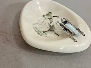 lot 364 image: 6-12 Geese theme Ash Tray