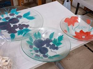 lot 354 image: Lot of (3) Glass Serving Trays