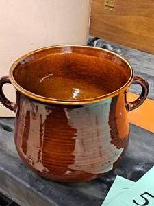 lot 6 image: Redwing Pottery