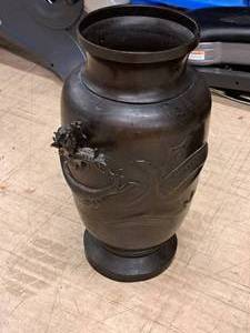 lot 8 image: 19th Century Raised Japanese Dragon Motif theme Bronze Vase