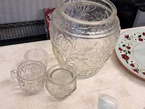 lot 200 image: Lot of (4) Glasswares 4-piece - Vase, Candleholder, Cup