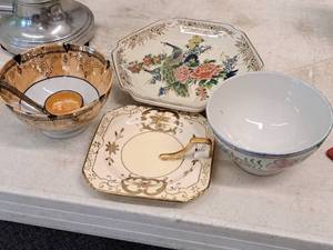 lot 198 image: Decorative Dish Set 4-piece