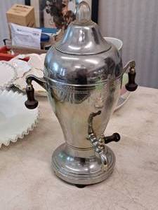 lot 197 image: Vintage 14 Coffee Pot