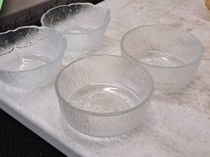 lot 219 image: Lot of (4) Glass Bowls