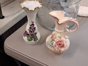 lot 248 image: Lot of (2) 3D Floral theme Table Vases