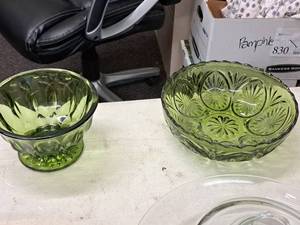 lot 253 image: Lot of (2) Decorative Glasswares