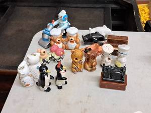 lot 273 image: Lot of (10 sets) Salt & Pepper Shakers