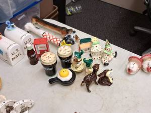 lot 279 image: Lot of (10 sets) Salt & Pepper Shakers