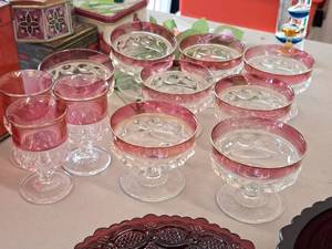 lot 285 image: Glassware Set 11-piece