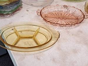 lot 407 image: Lot of (2) Glass Serving Platters