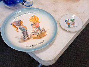 lot 420 image: Lot of (2) American Greetings Corp Gigi A kindness is remembered long after it is done Collectors Edition Decorative Collectible Plates