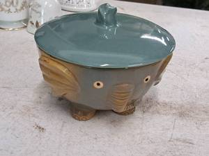 lot 436 image: Elephant theme Bowl with Lid